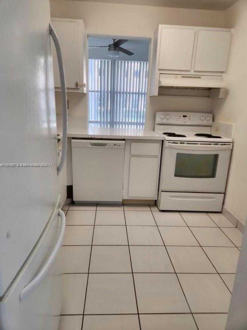 Small Image of 17560 ATLANTIC BLVD #112, Sunny Isles Beach Number 21