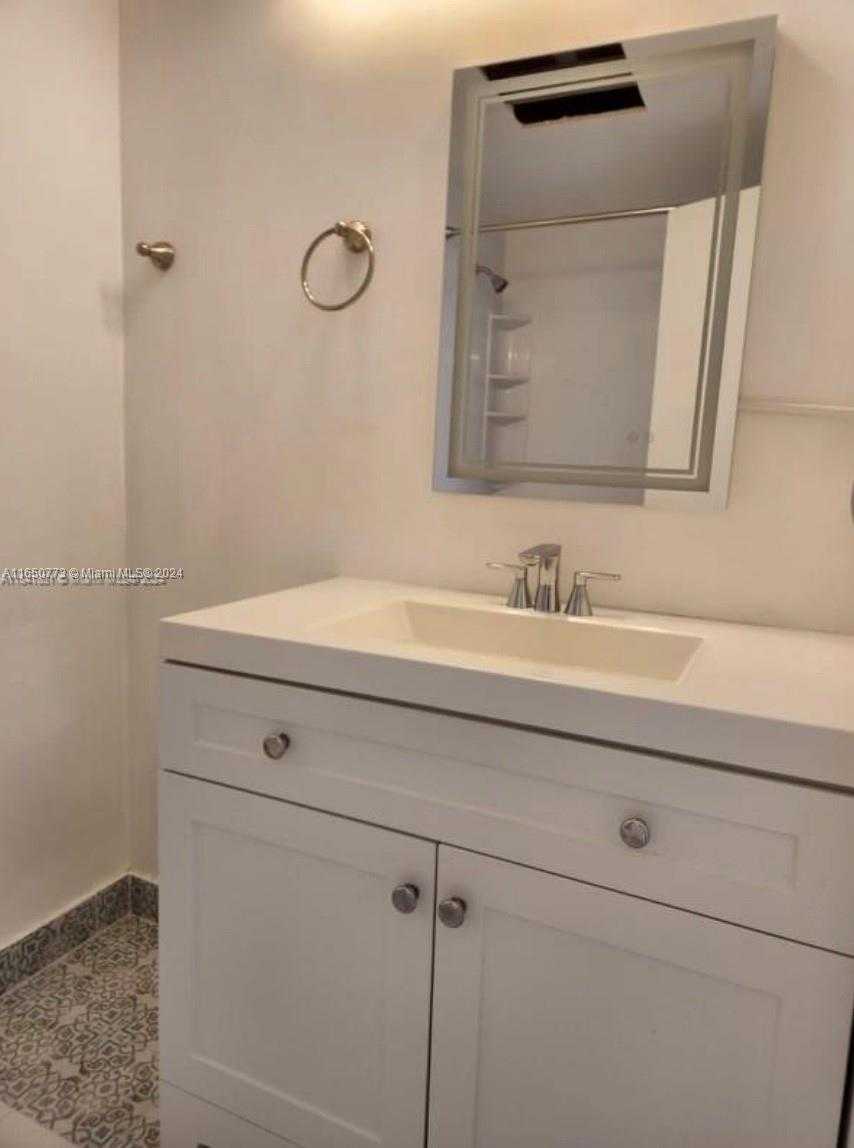 Small Image of 17560 ATLANTIC BLVD #112, Sunny Isles Beach Number 26