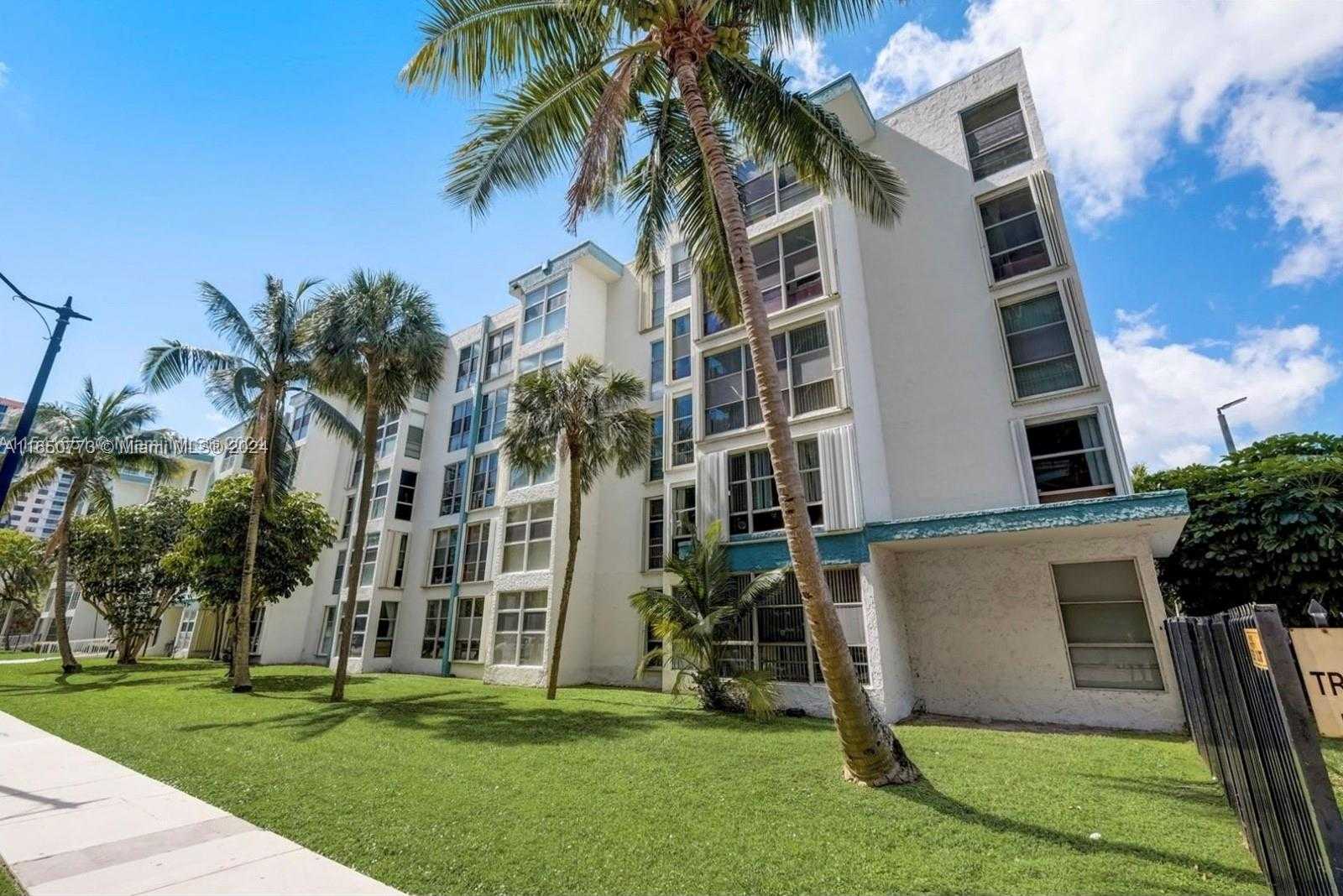 Small Image of 17560 ATLANTIC BLVD #112, Sunny Isles Beach Number 3