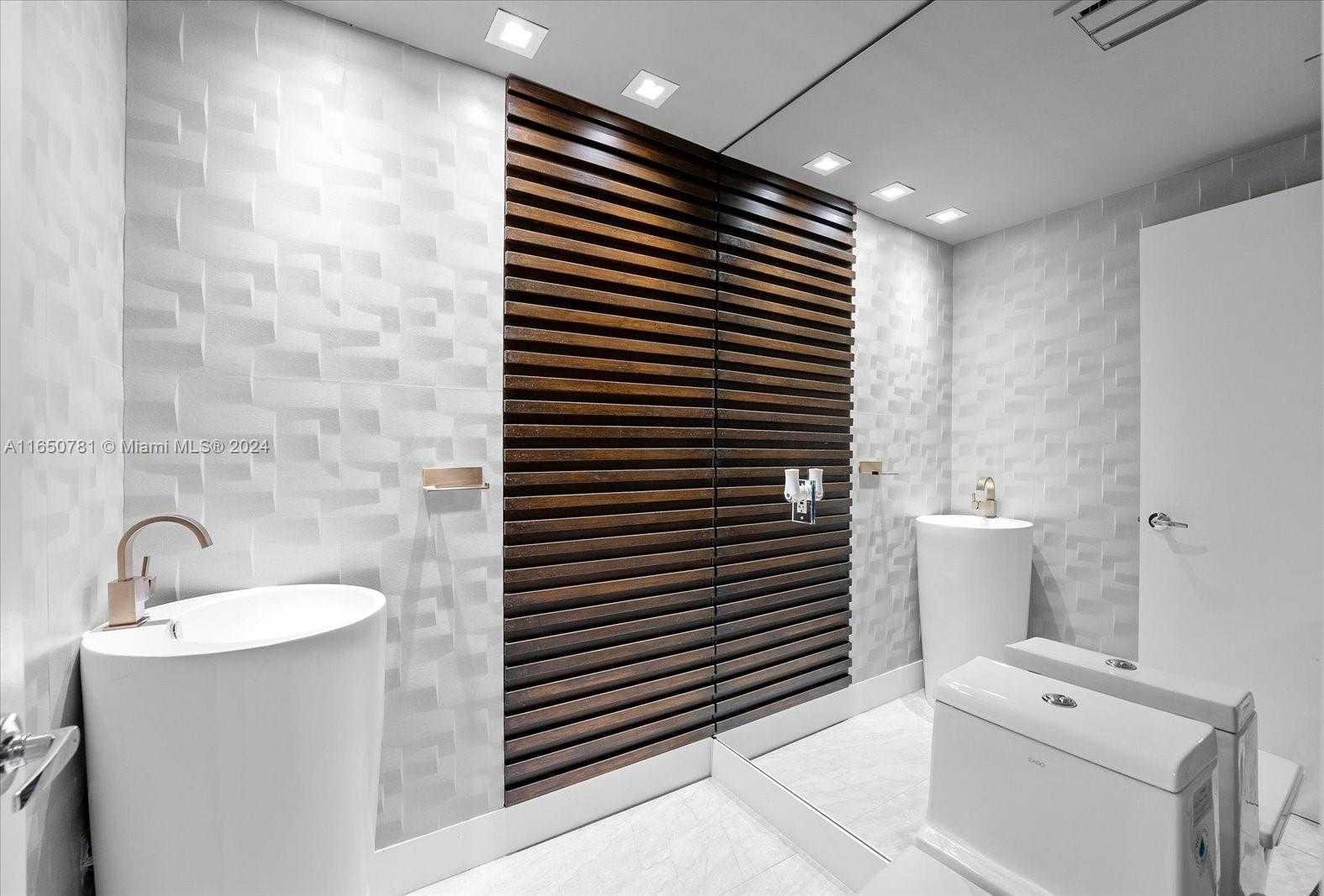 Small Image of 3602 YACHT CLUB DR #405, Aventura Number 10