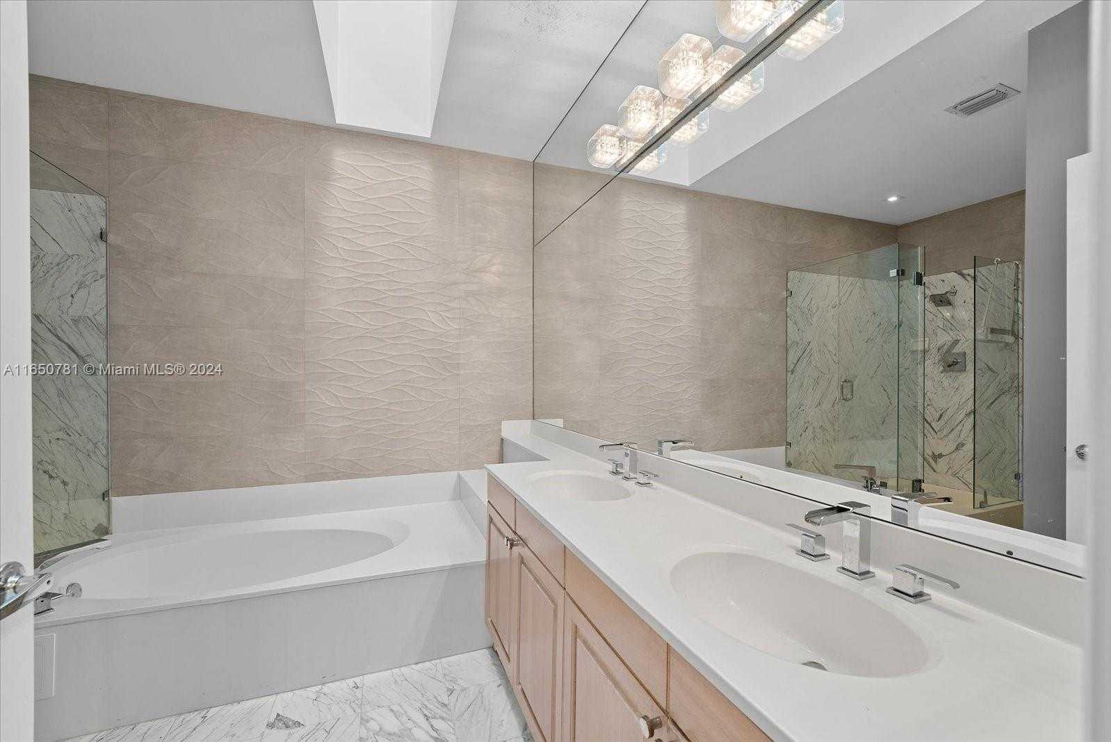 Small Image of 3602 YACHT CLUB DR #405, Aventura Number 11