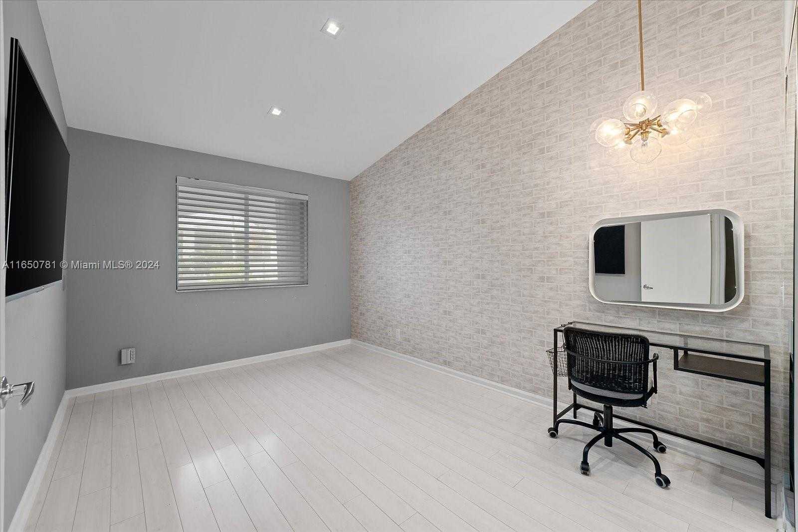 Small Image of 3602 YACHT CLUB DR #405, Aventura Number 13