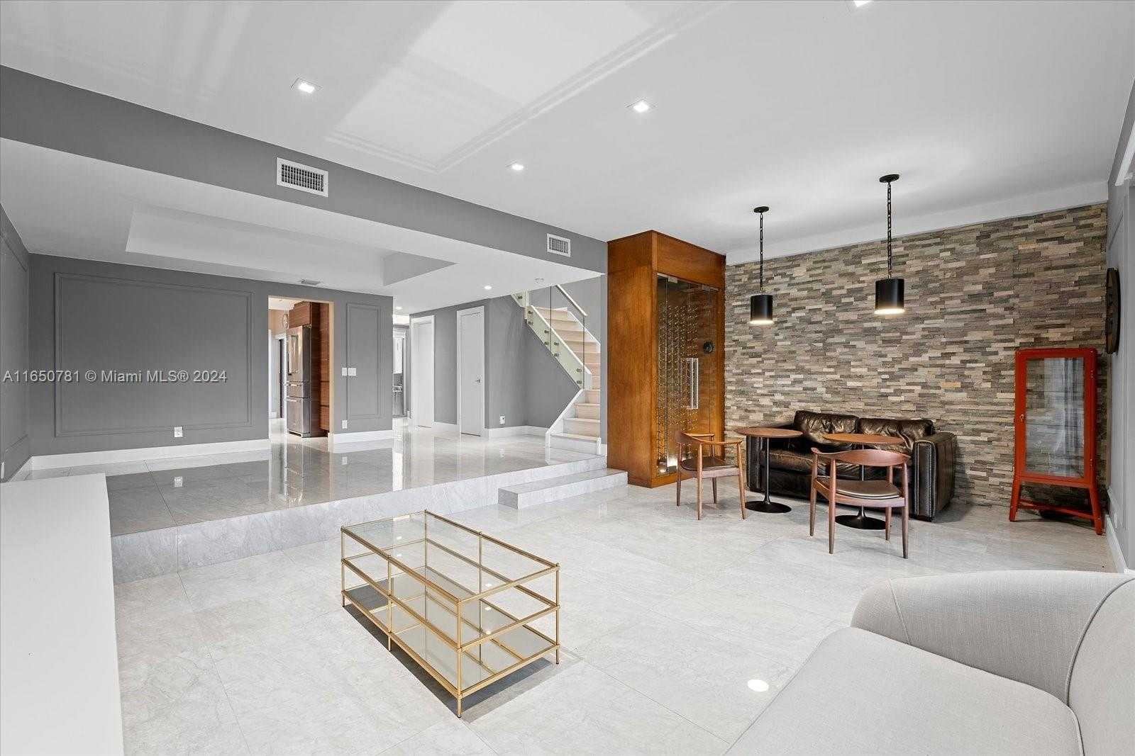 Small Image of 3602 YACHT CLUB DR #405, Aventura Number 6