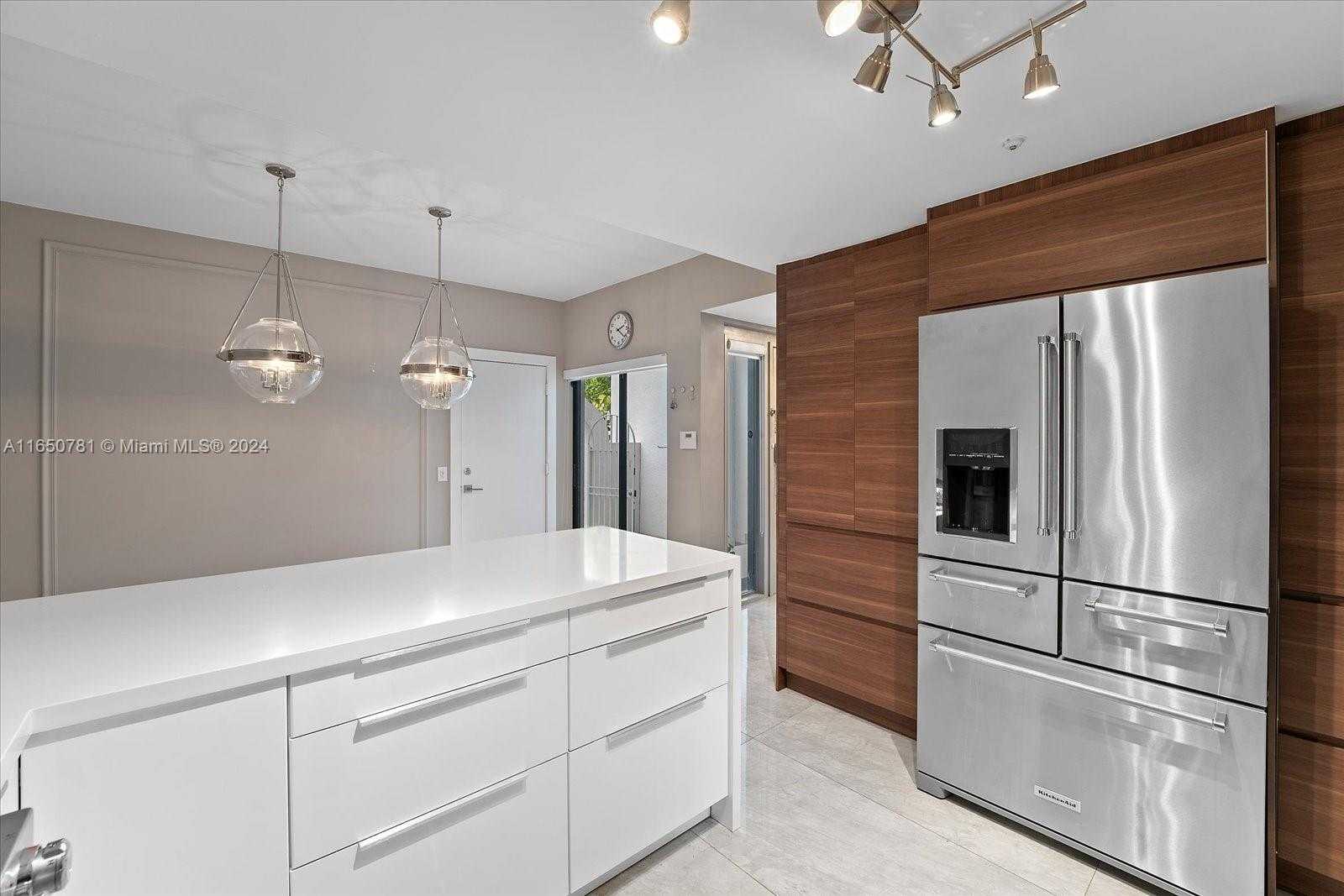 Small Image of 3602 YACHT CLUB DR #405, Aventura Number 8