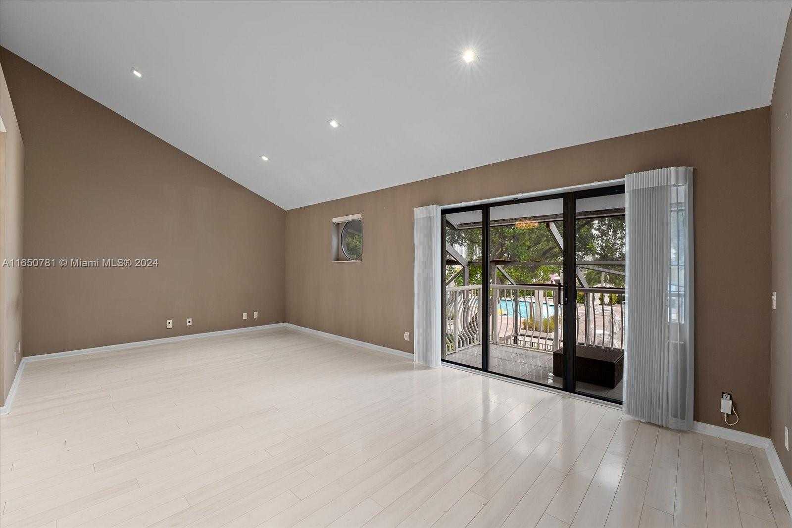 Small Image of 3602 YACHT CLUB DR #405, Aventura Number 9