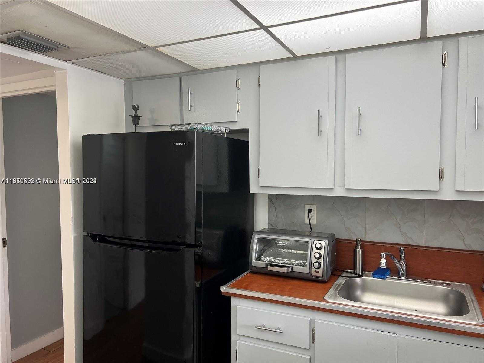 Small Image of 17620 ATLANTIC BLVD #315, Sunny Isles Beach Number 12