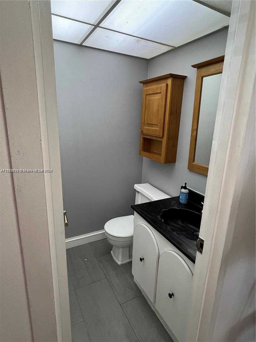 Small Image of 17620 ATLANTIC BLVD #315, Sunny Isles Beach Number 15
