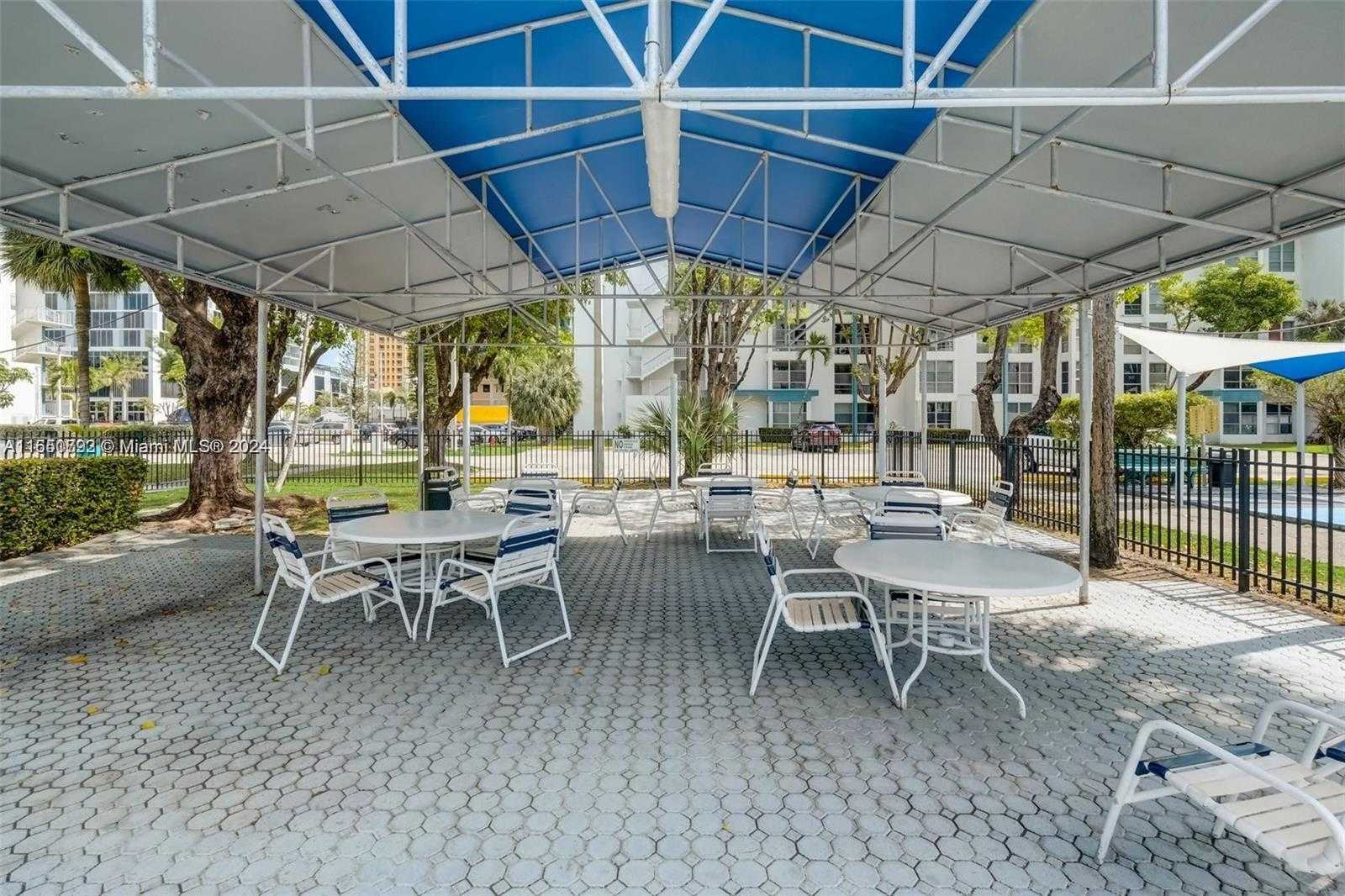 Small Image of 17620 ATLANTIC BLVD #315, Sunny Isles Beach Number 31