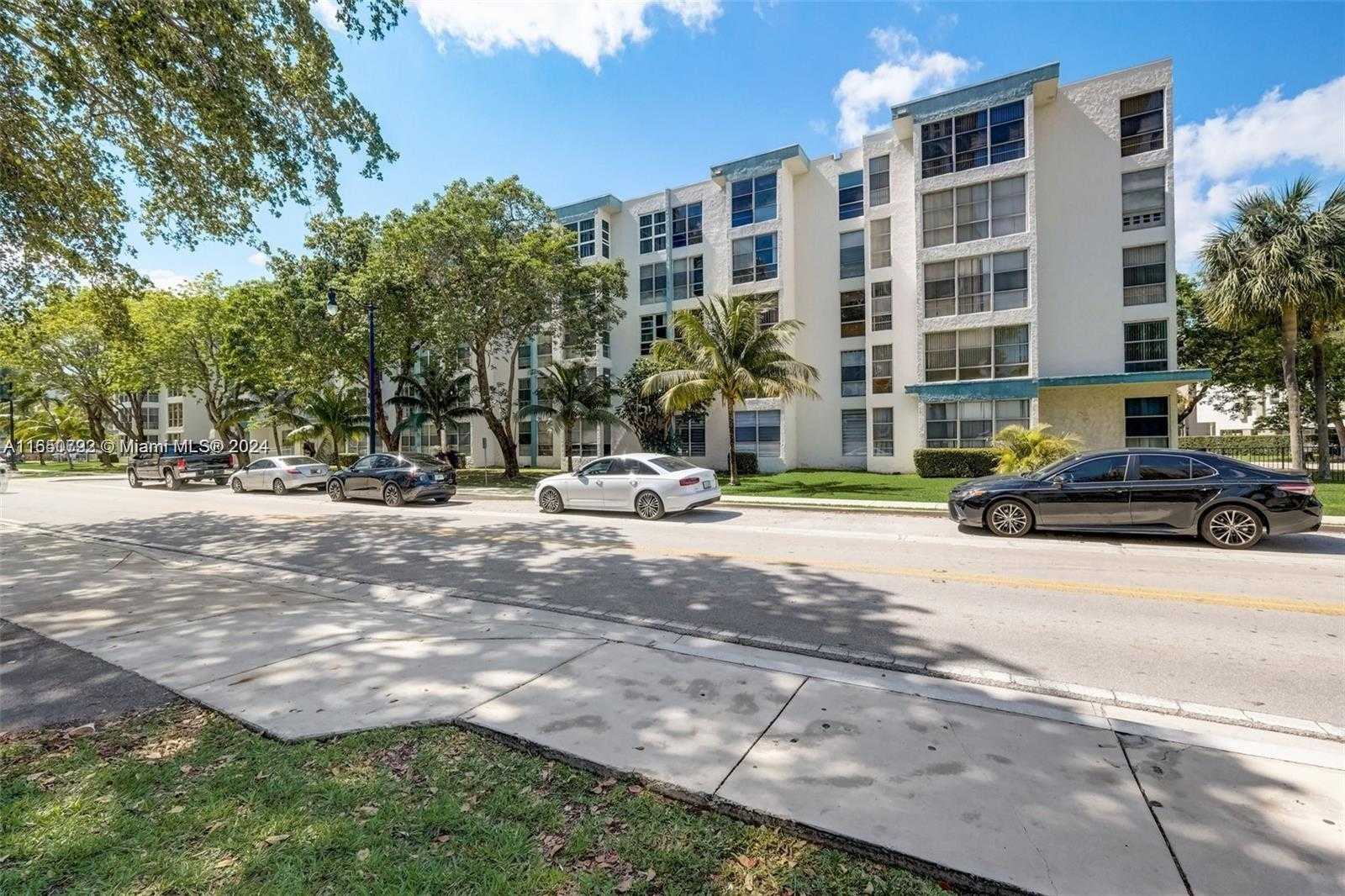 Small Image of 17620 ATLANTIC BLVD #315, Sunny Isles Beach Number 5