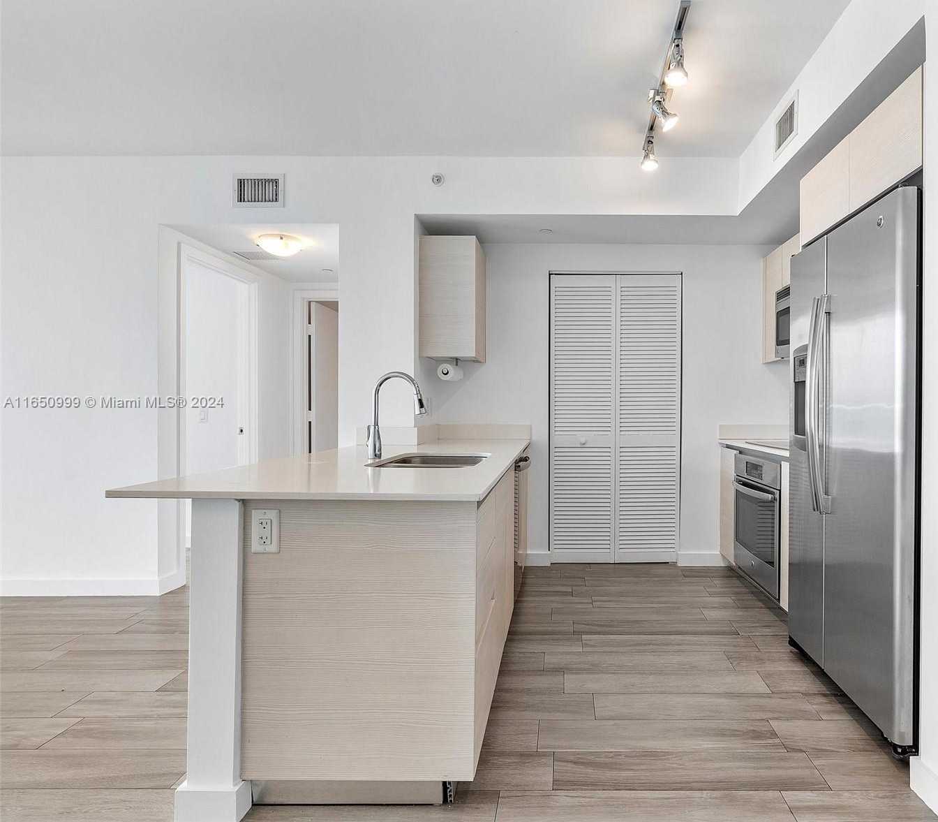 Small Image of 4250 BISCAYNE BLVD #1416, Miami Number 20