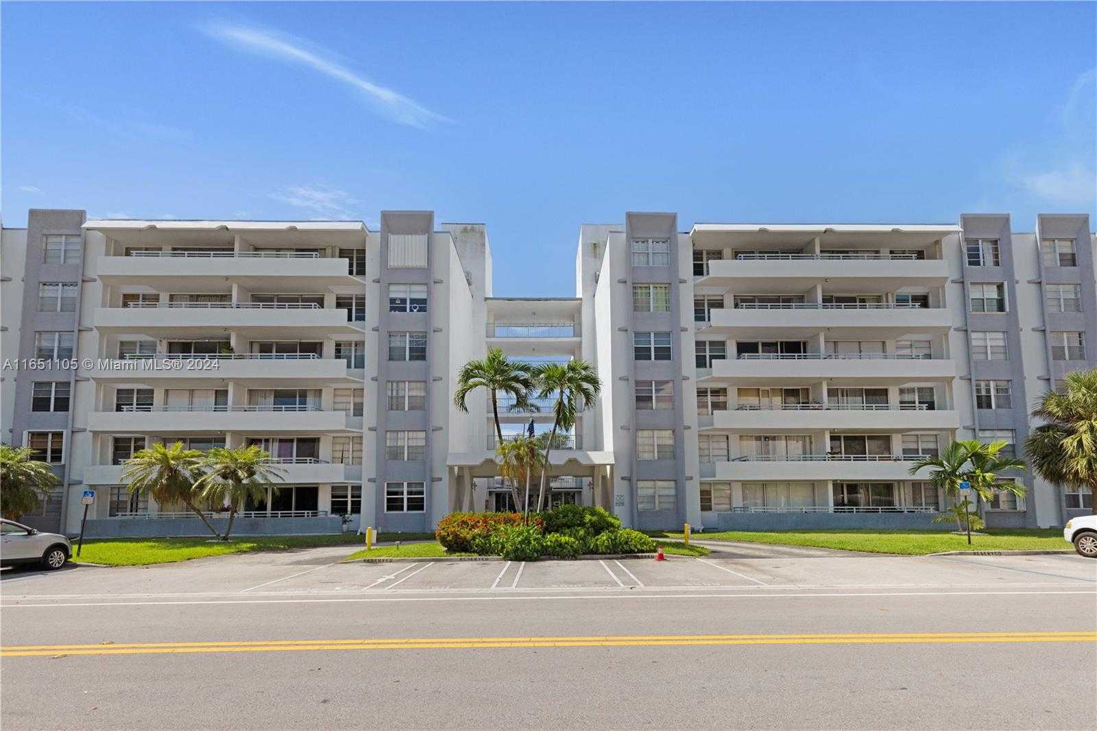 Small Image of 1080 94TH ST #411, Bay Harbor Islands Number 32
