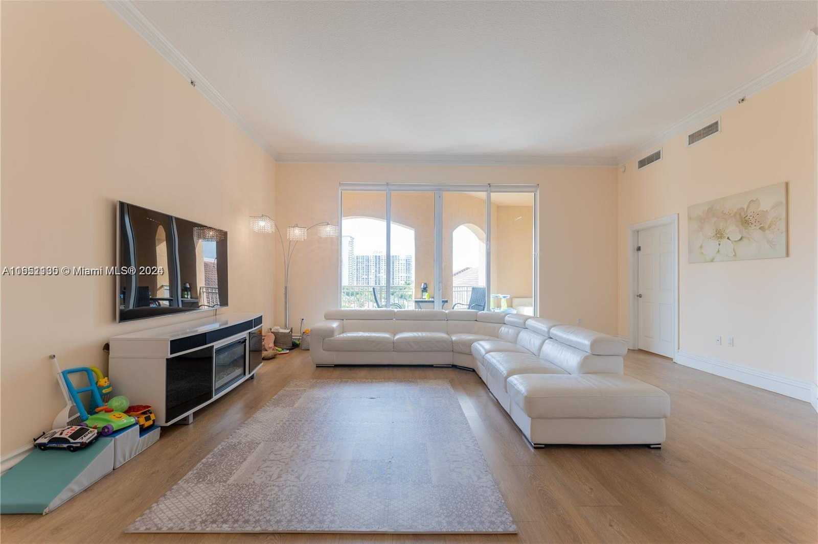 Small Image of 3001 NORTH EAST 185TH ST #710, Aventura Number 4