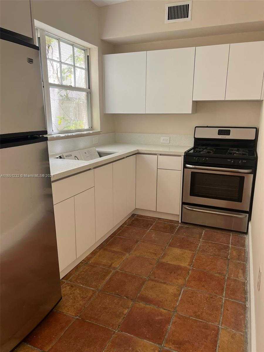 Small Image of 754 MERIDIAN AVE #15, Miami Beach Number 5