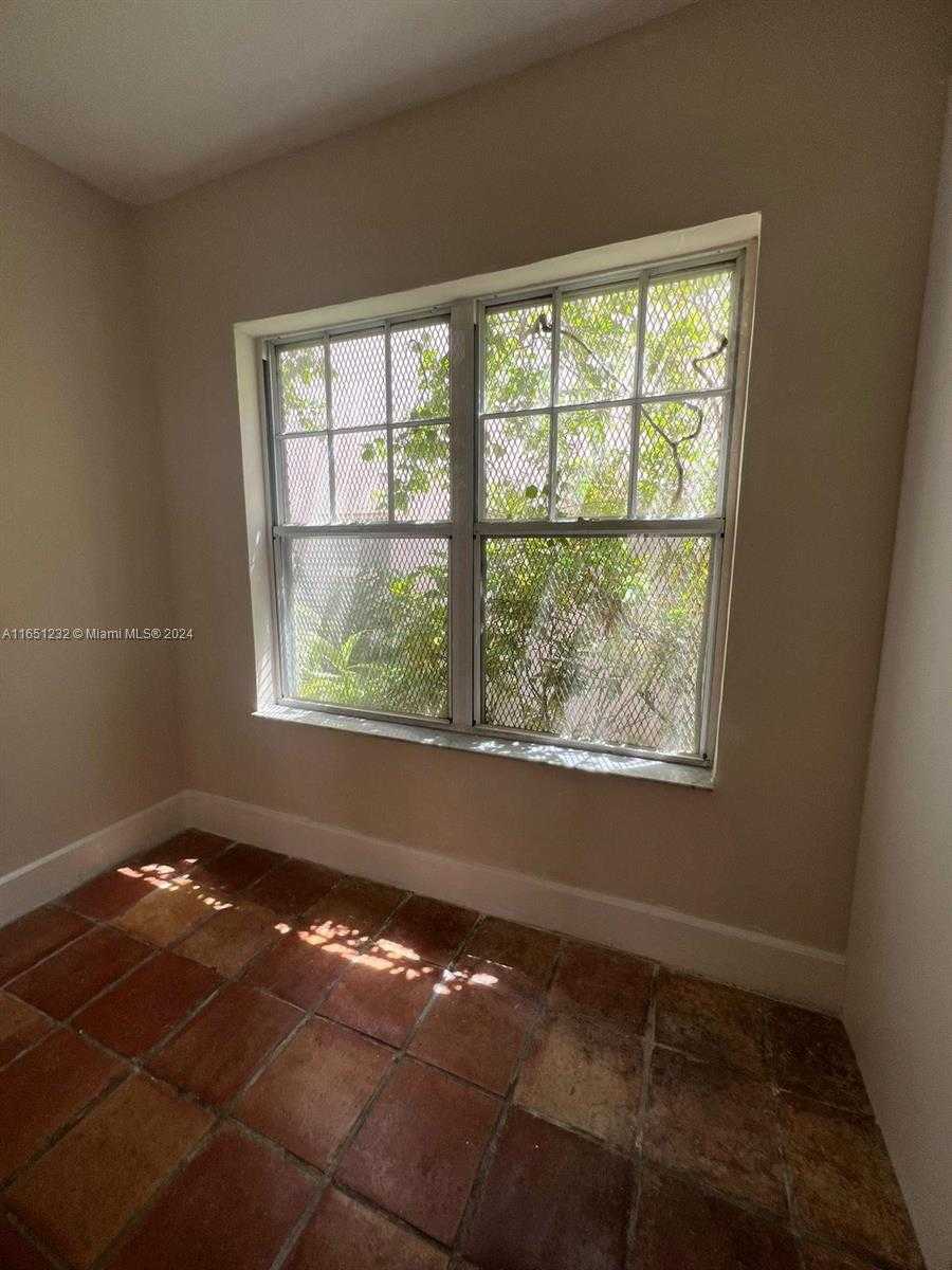 Small Image of 754 MERIDIAN AVE #15, Miami Beach Number 9