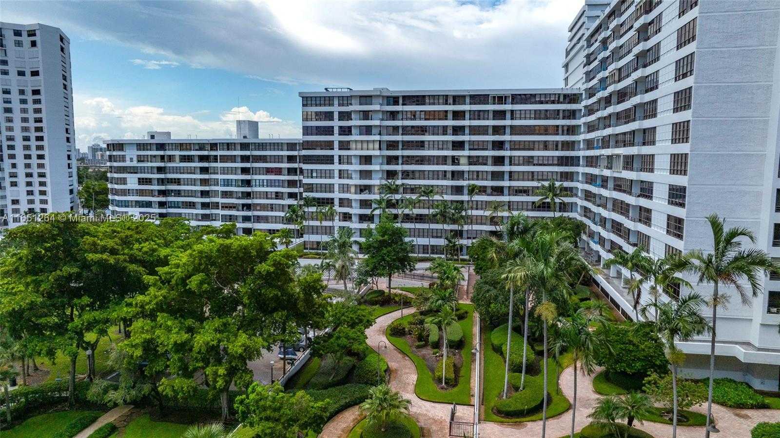 Small Image of 2500 PARKVIEW DR #517, Hallandale Beach Number 13