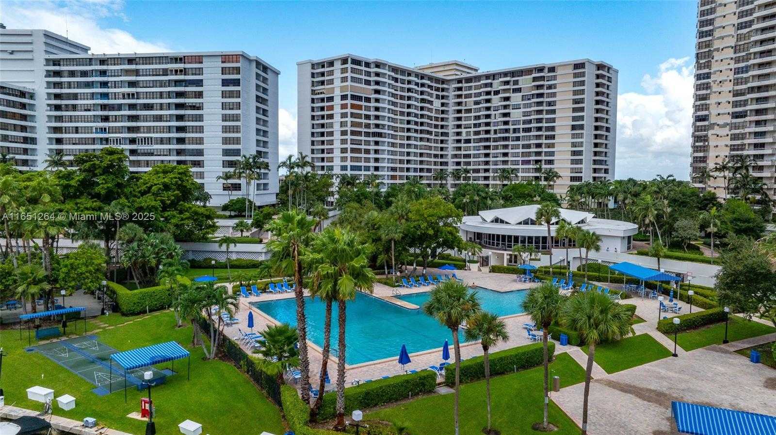 Small Image of 2500 PARKVIEW DR #517, Hallandale Beach Number 15