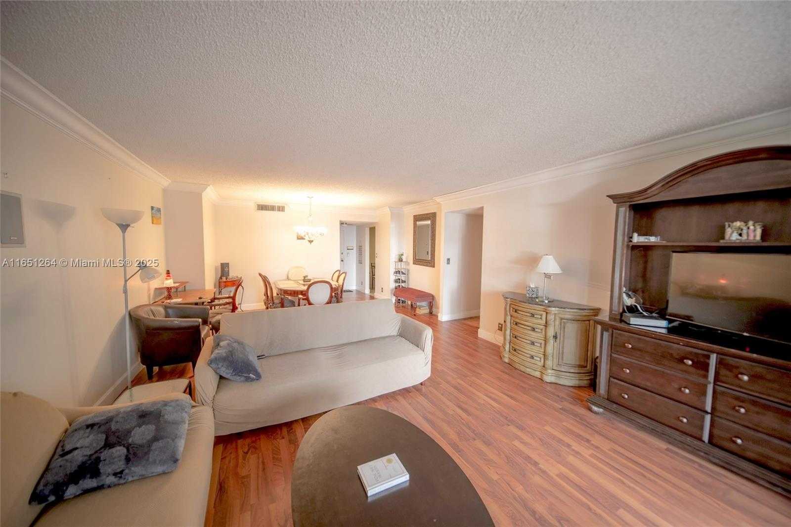 Small Image of 2500 PARKVIEW DR #517, Hallandale Beach Number 18