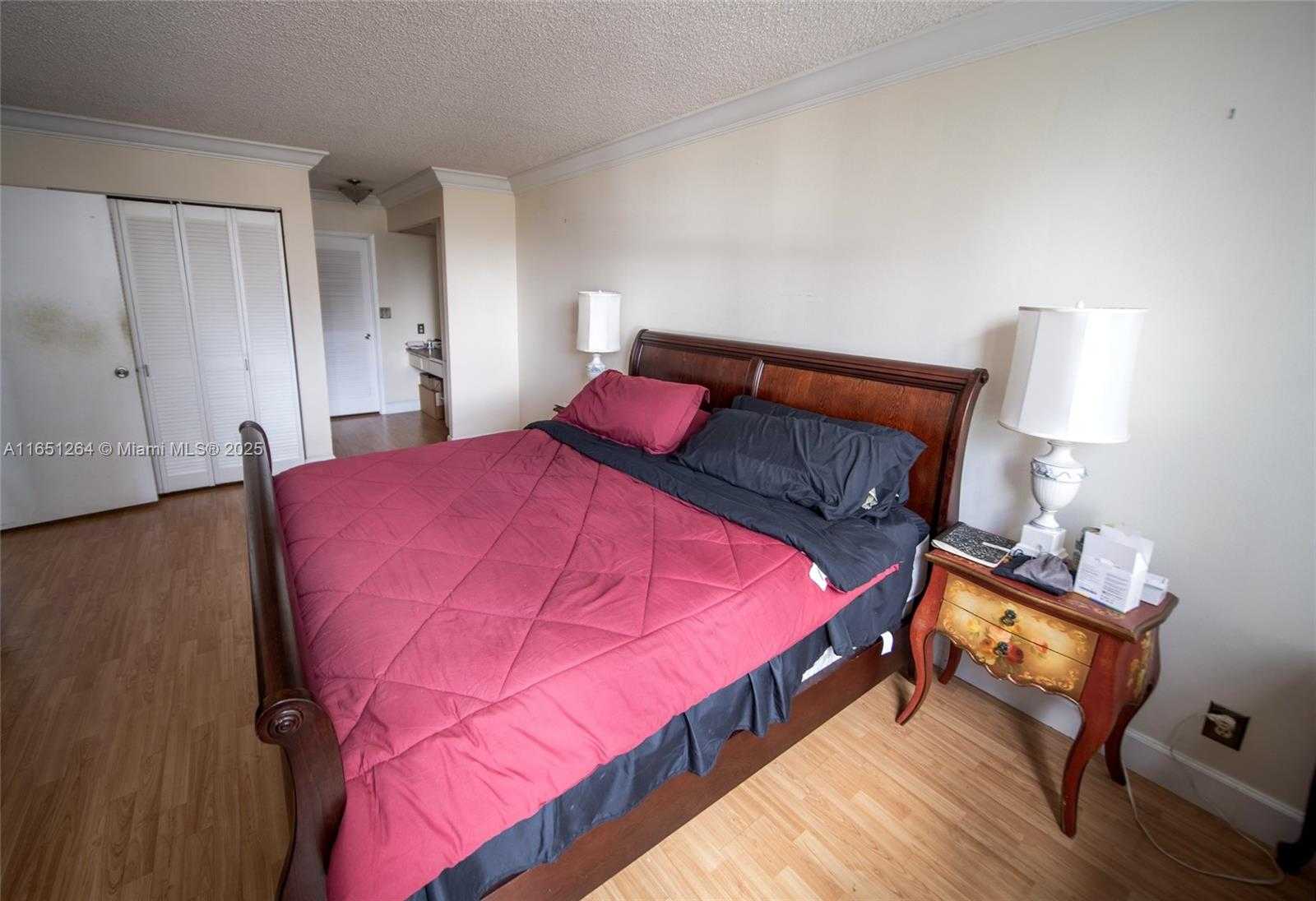 Small Image of 2500 PARKVIEW DR #517, Hallandale Beach Number 25
