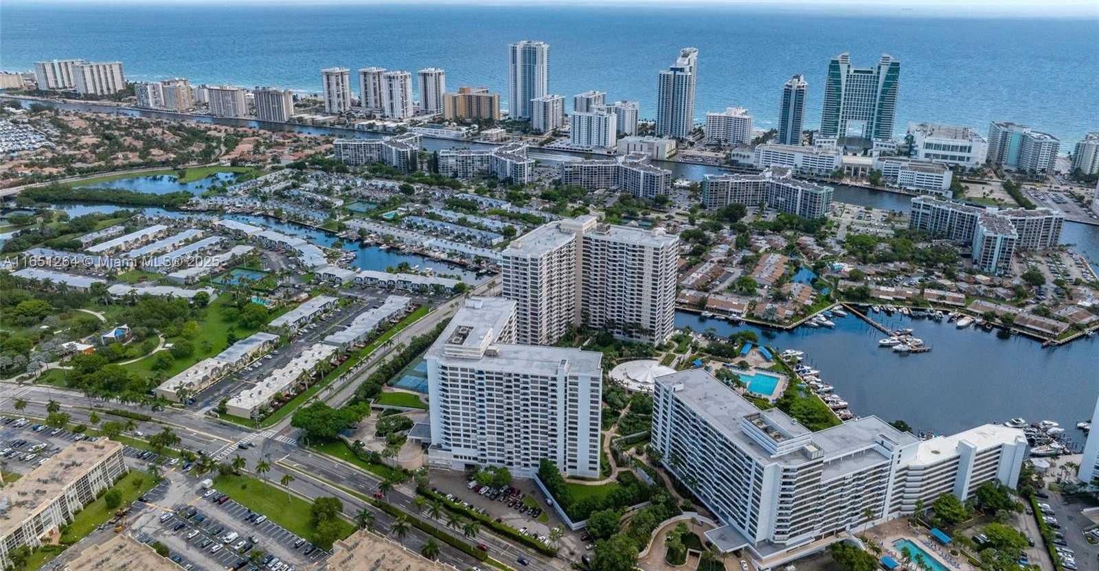Small Image of 2500 PARKVIEW DR #517, Hallandale Beach Number 3