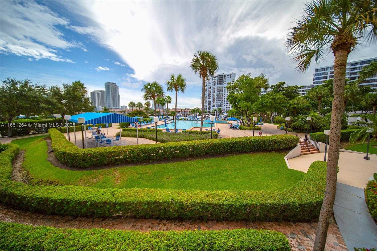 Small Image of 2500 PARKVIEW DR #517, Hallandale Beach Number 32
