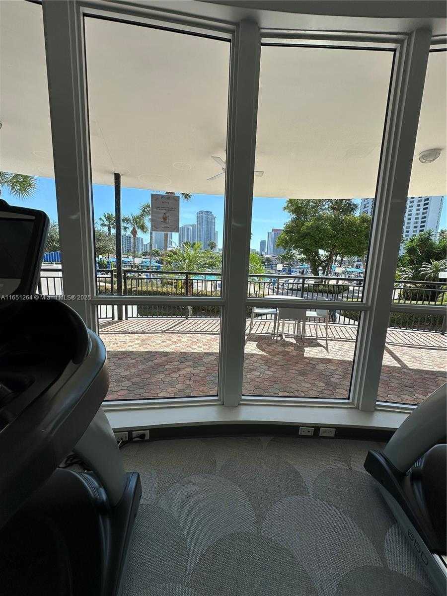 Small Image of 2500 PARKVIEW DR #517, Hallandale Beach Number 34