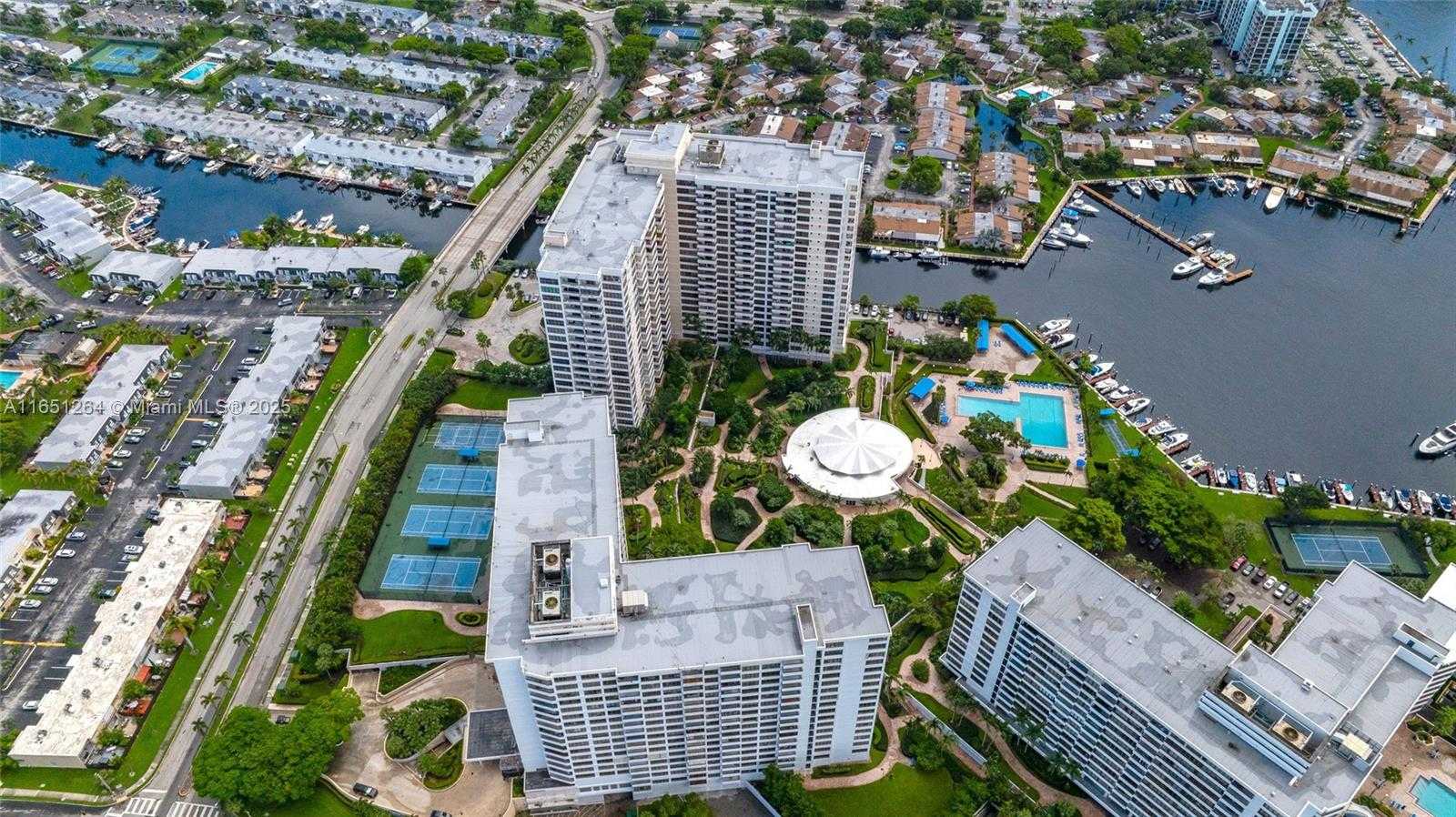 Small Image of 2500 PARKVIEW DR #517, Hallandale Beach Number 5