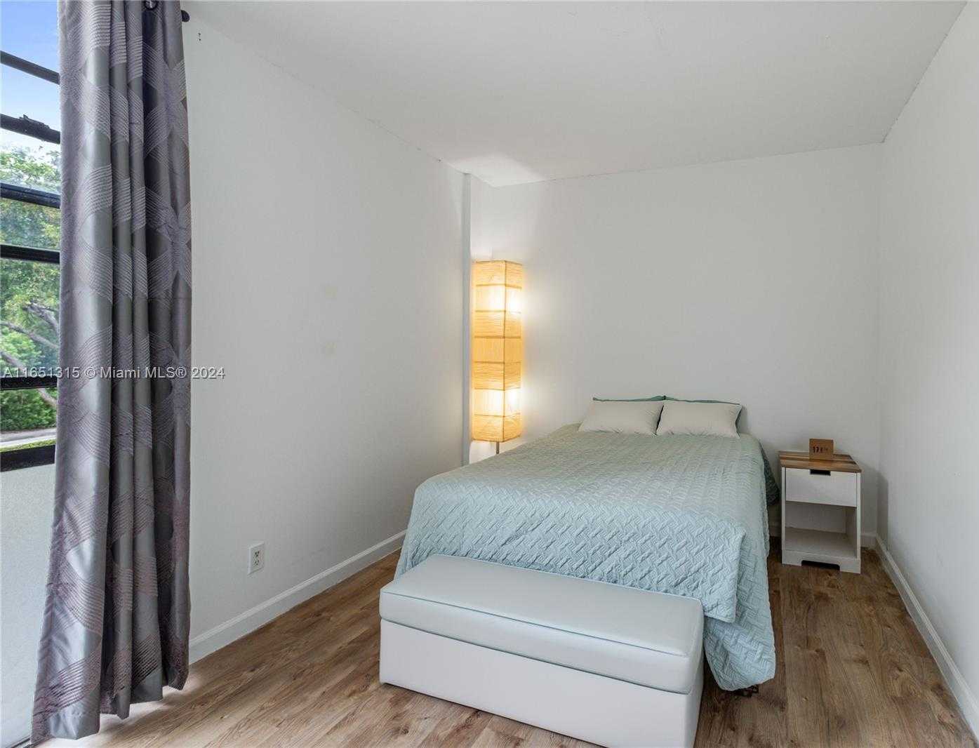 Small Image of 3301 NORTH COUNTRY CLUB DR #312, Aventura Number 14