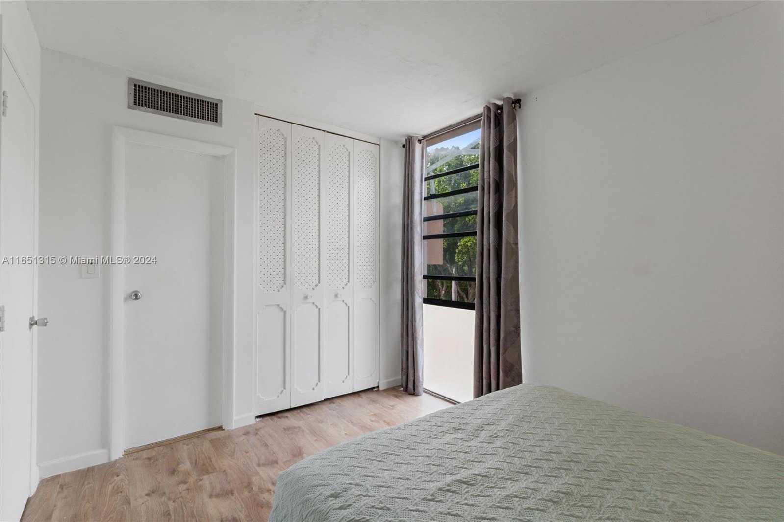 Small Image of 3301 NORTH COUNTRY CLUB DR #312, Aventura Number 15