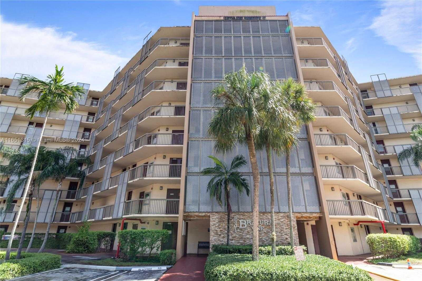 Small Image of 3301 NORTH COUNTRY CLUB DR #312, Aventura Number 19
