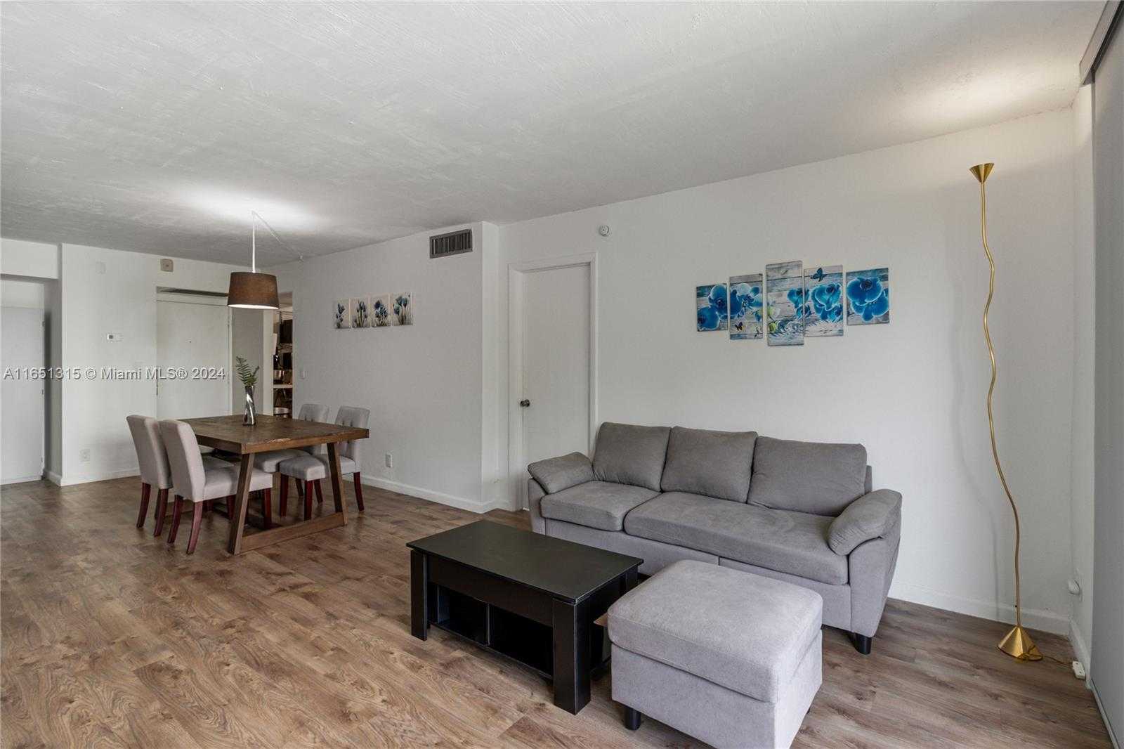 Small Image of 3301 NORTH COUNTRY CLUB DR #312, Aventura Number 3