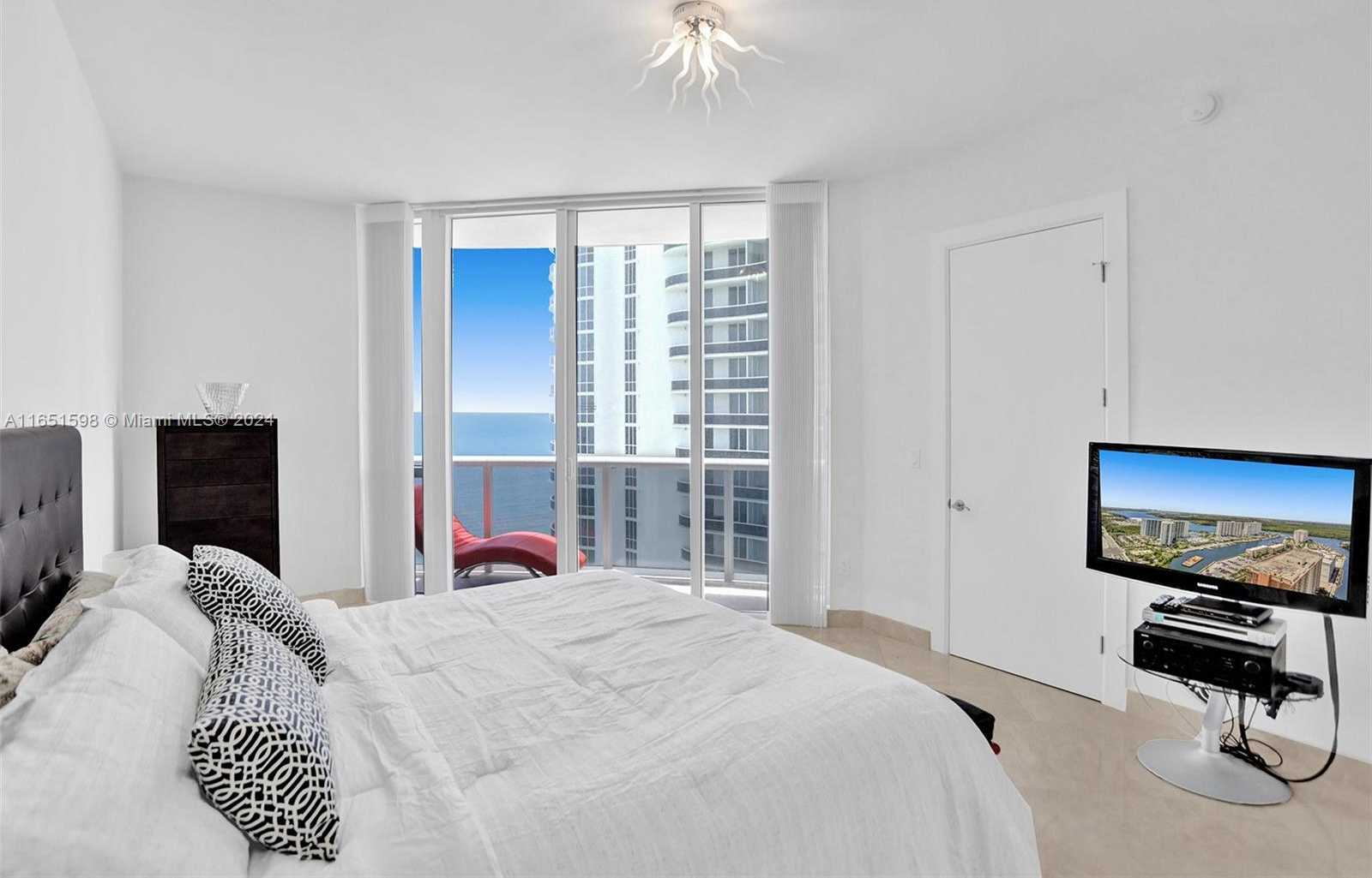 Small Image of 16001 COLLINS AVE #2806, Sunny Isles Beach Number 10