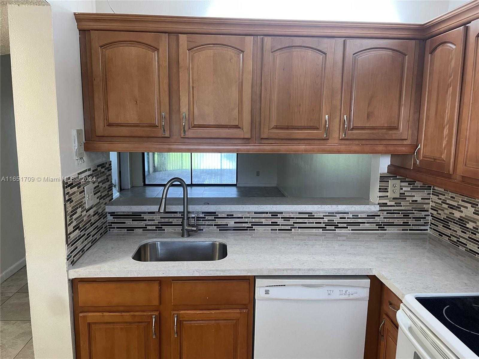 Small Image of 3252 FOXCROFT RD #206, Miramar Number 3