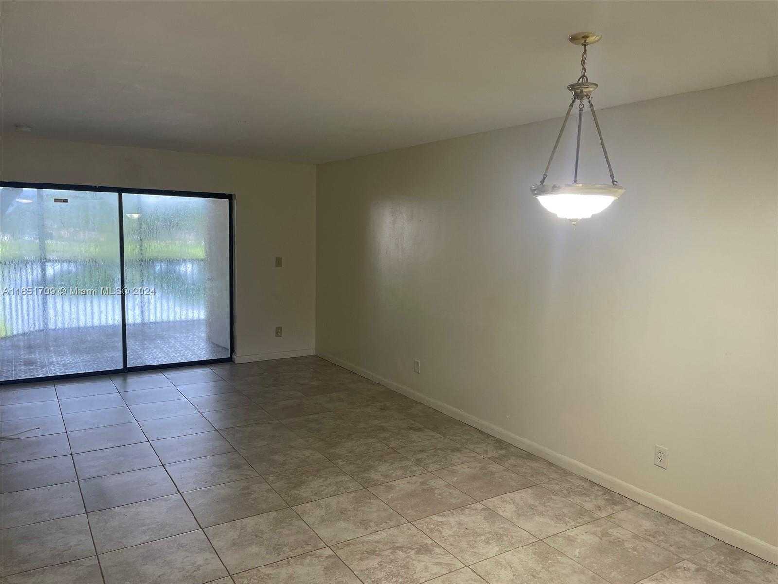 Small Image of 3252 FOXCROFT RD #206, Miramar Number 4
