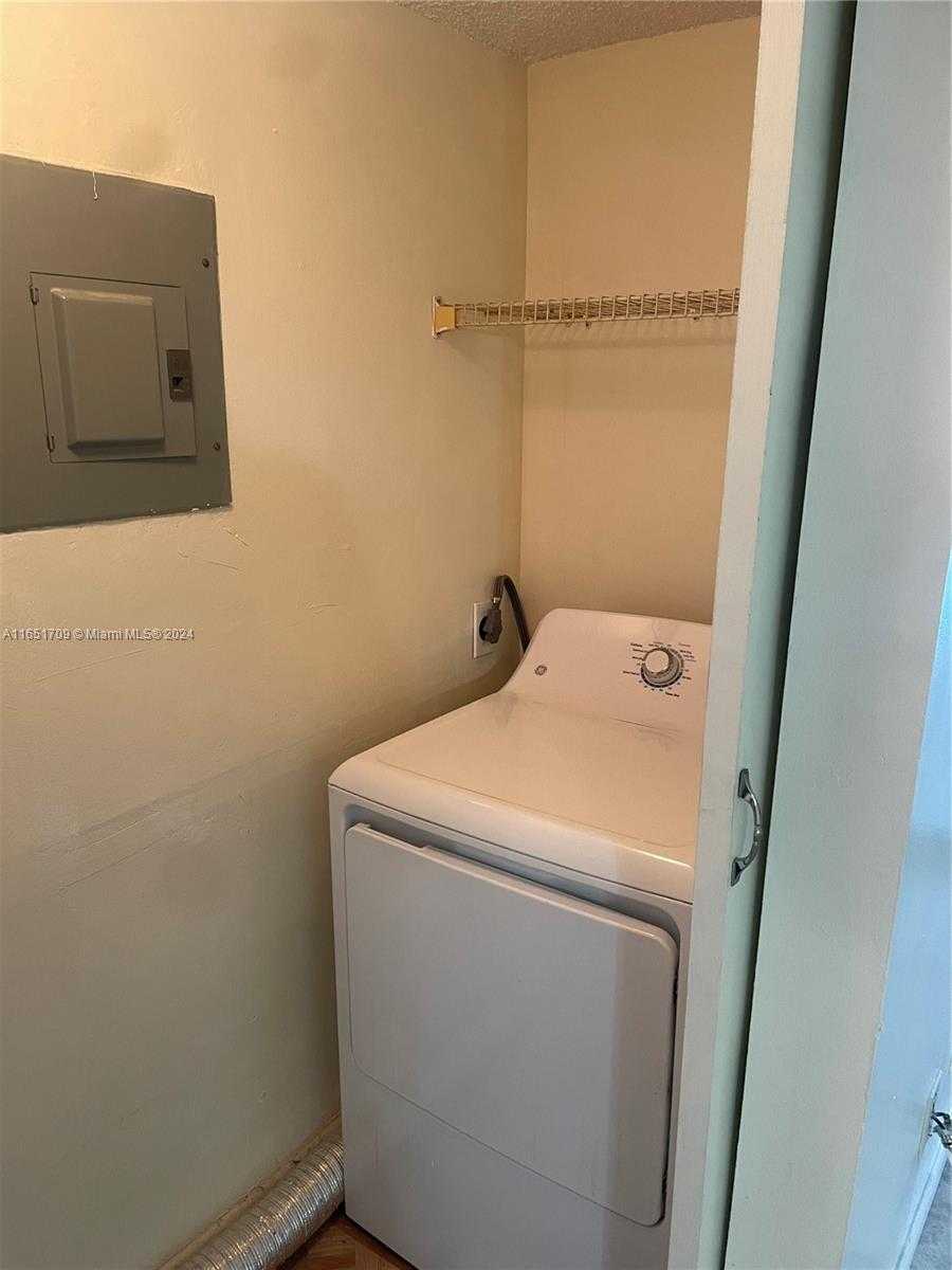 Small Image of 3252 FOXCROFT RD #206, Miramar Number 7