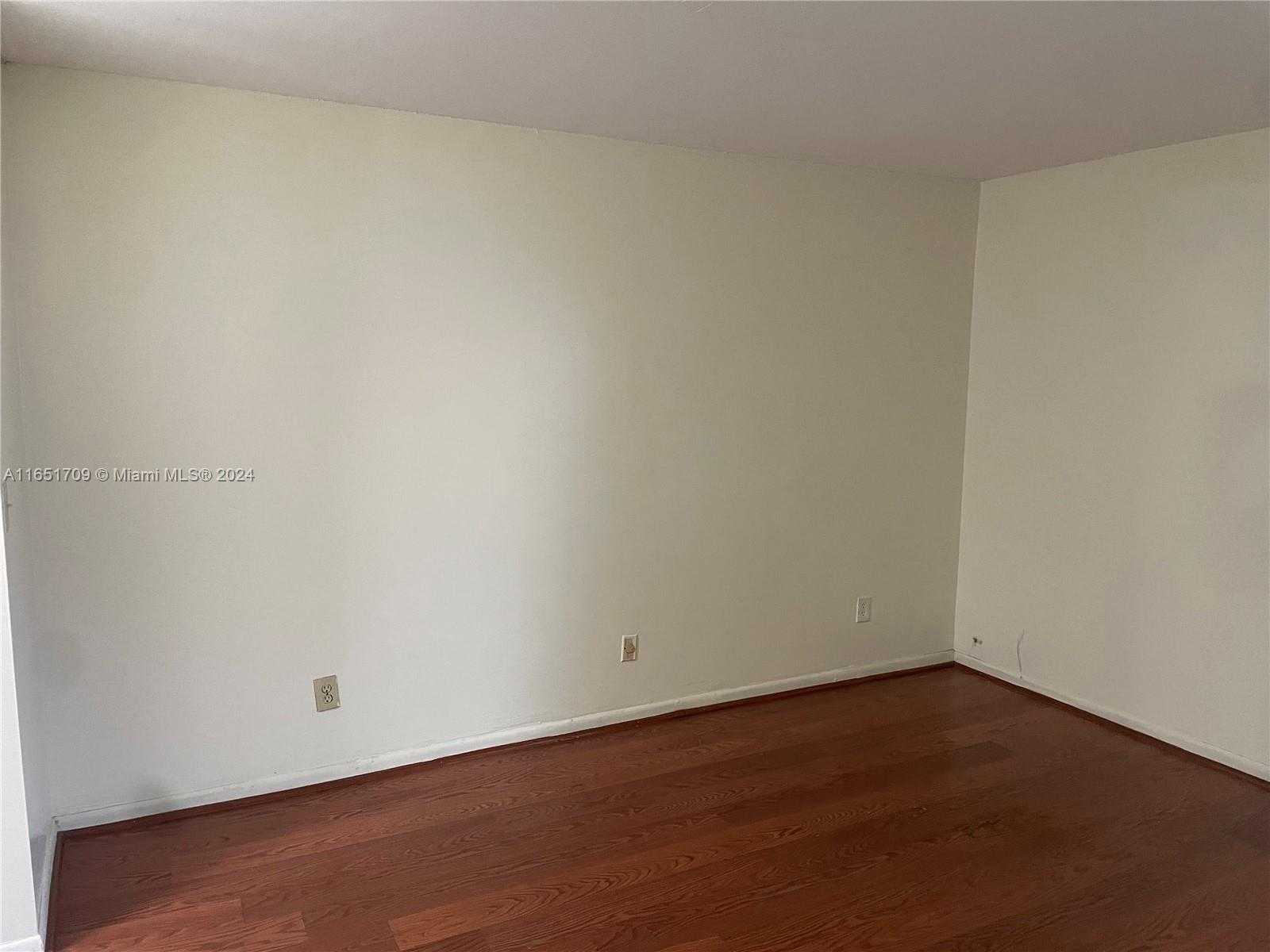 Small Image of 3252 FOXCROFT RD #206, Miramar Number 9