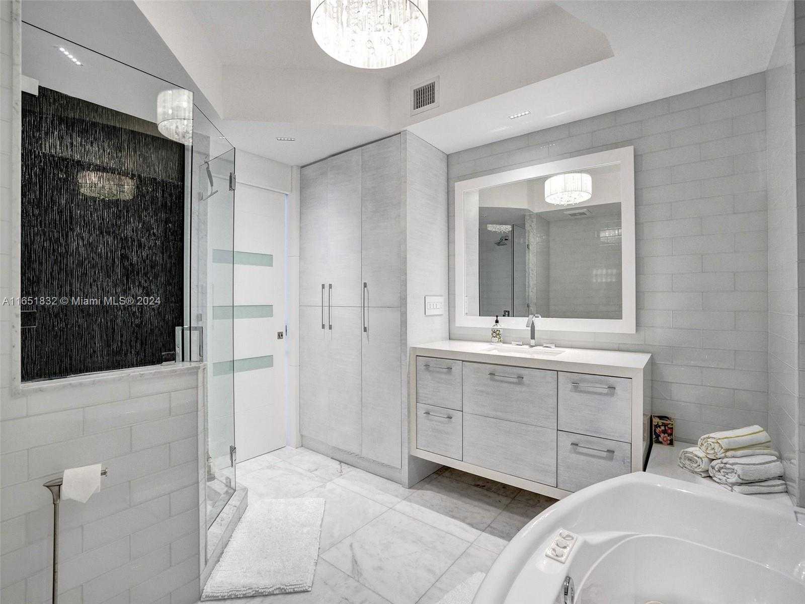 Small Image of 18201 COLLINS AVE #1204, Sunny Isles Beach Number 3