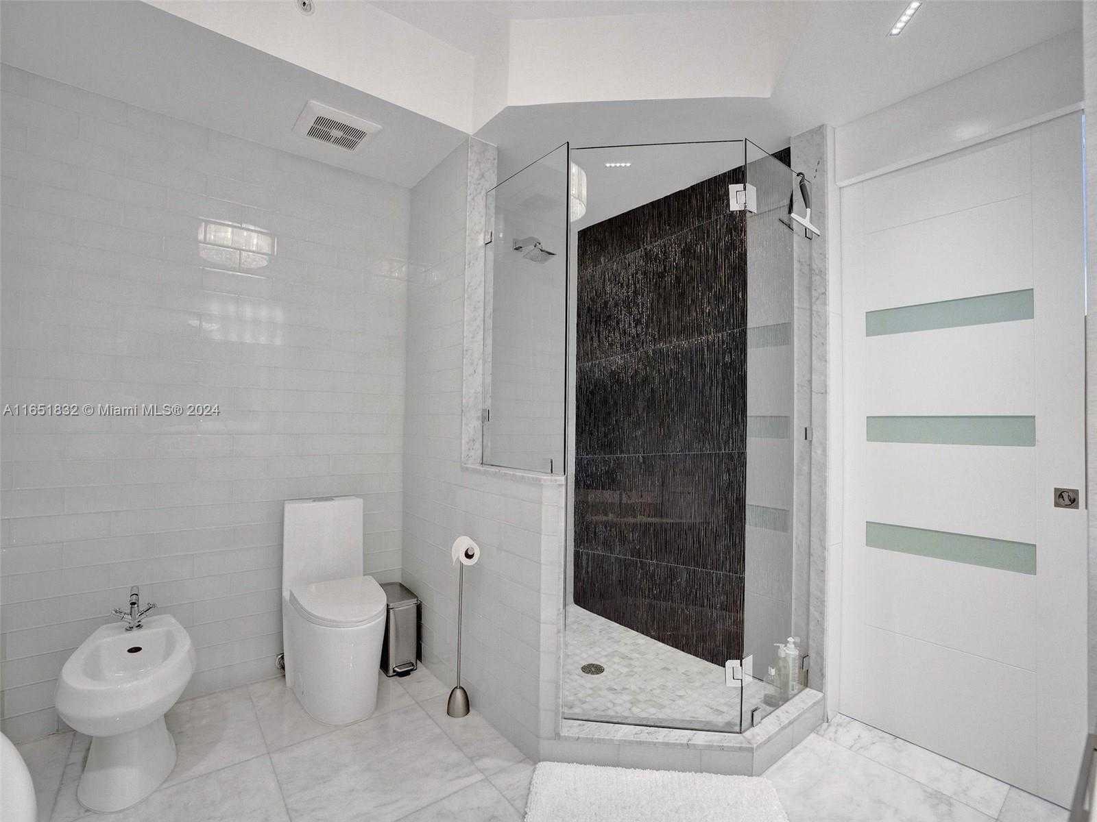 Small Image of 18201 COLLINS AVE #1204, Sunny Isles Beach Number 31