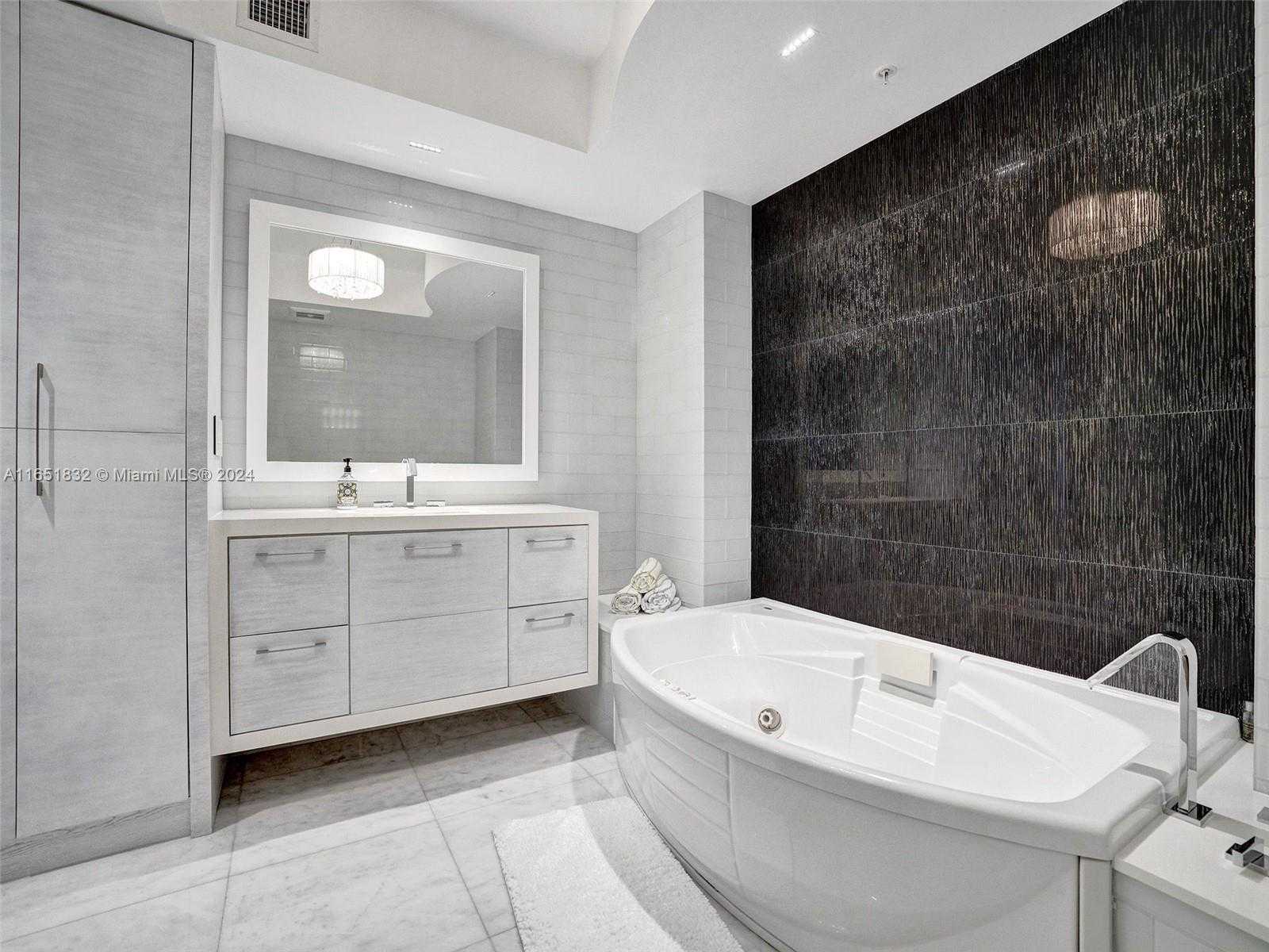 Small Image of 18201 COLLINS AVE #1204, Sunny Isles Beach Number 36