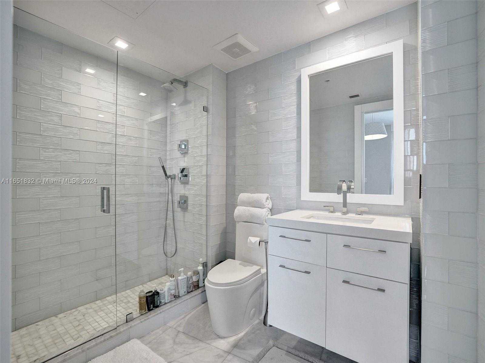 Small Image of 18201 COLLINS AVE #1204, Sunny Isles Beach Number 4