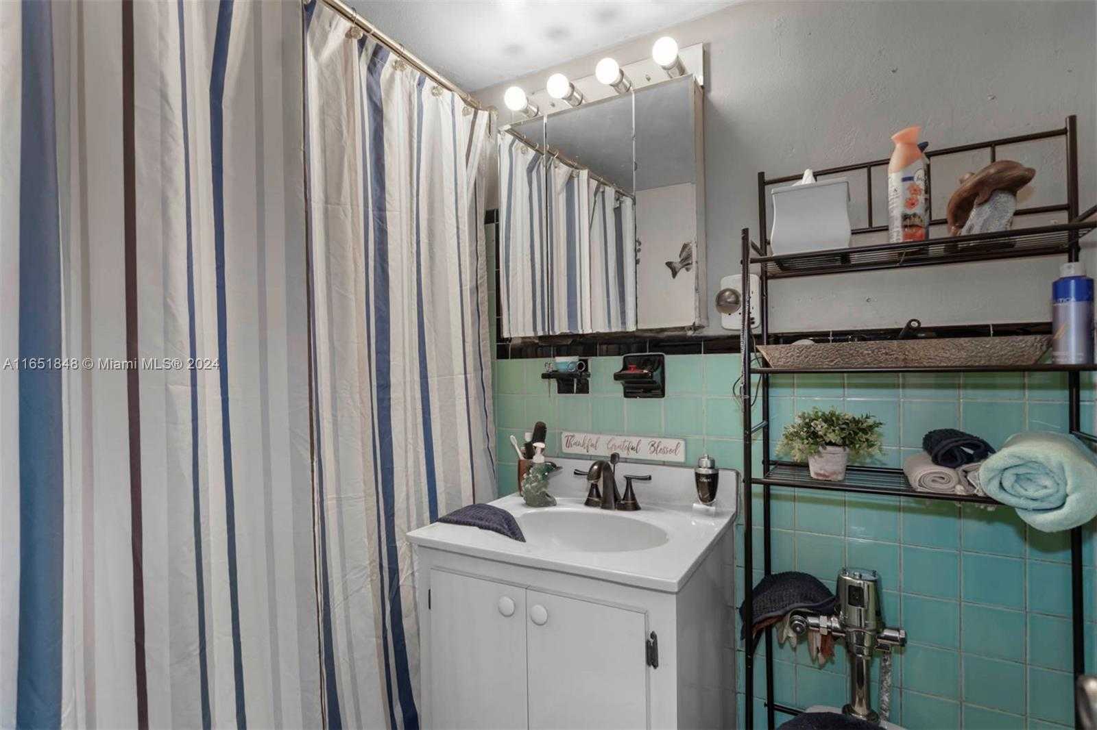 Small Image of 6484 INDIAN CREEK DR #226, Miami Beach Number 8