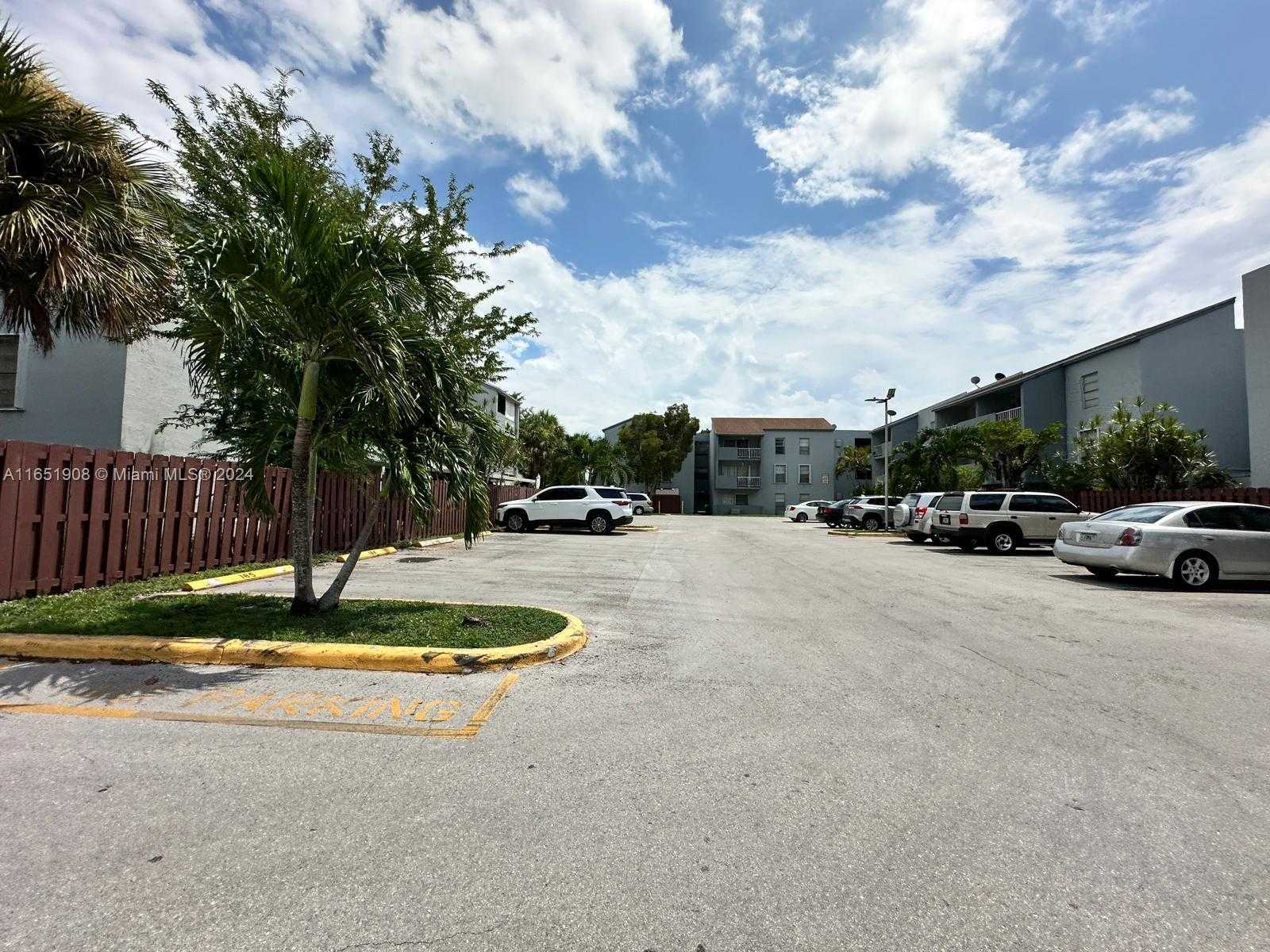Small Image of 1725 WEST 60TH ST #F307, Hialeah Number 12