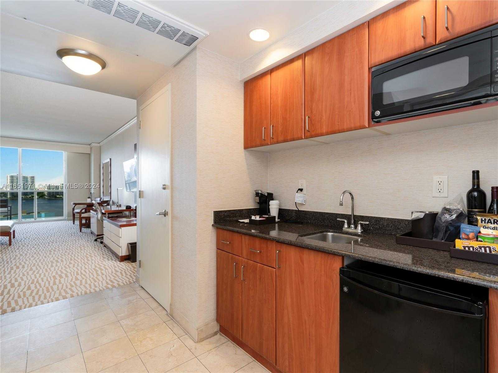 Small Image of 18001 COLLINS AVE #1202, Sunny Isles Beach Number 4