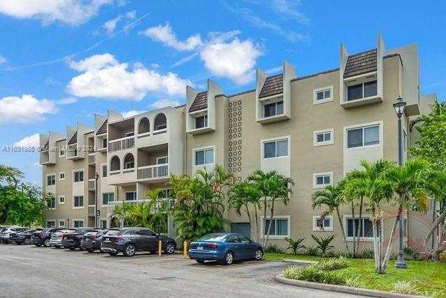 Small Image of 7703 Camino Real, Miami, FL 33143, USA Number 14