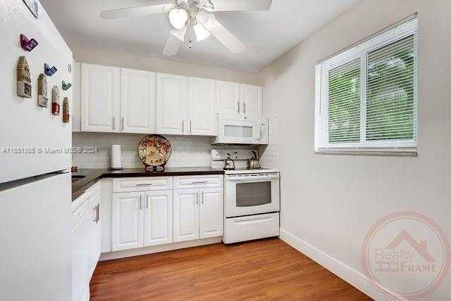 Small Image of 7703 Camino Real, Miami, FL 33143, USA Number 2