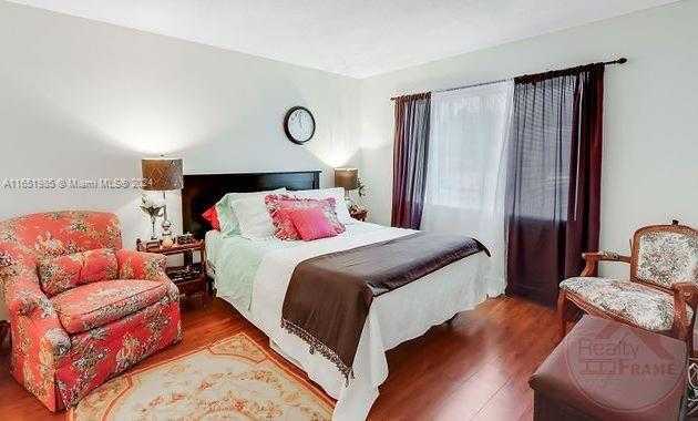 Small Image of 7703 Camino Real, Miami, FL 33143, USA Number 5