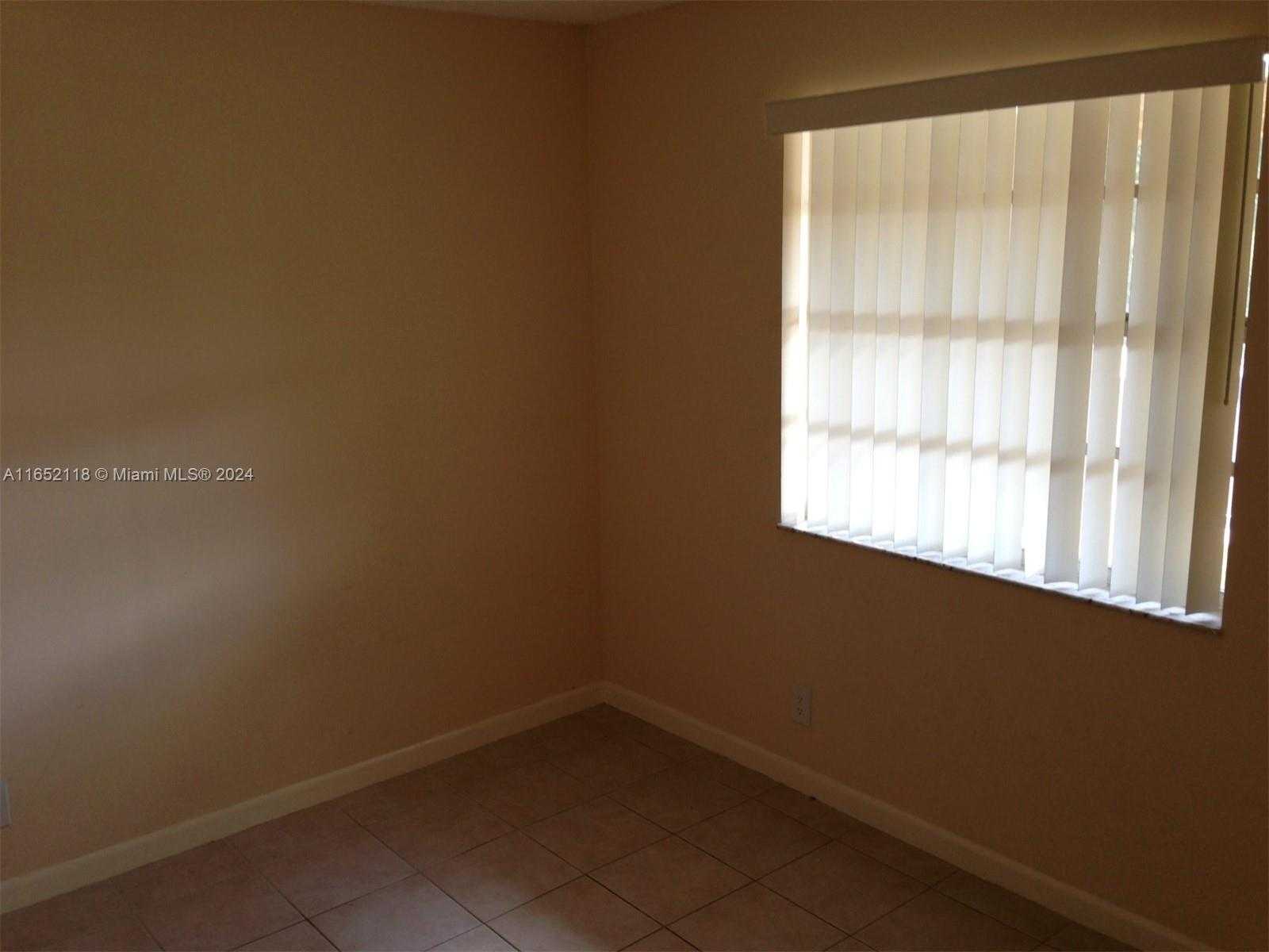 Small Image of 10127 TWIN LAKES DR #24-J, Coral Springs Number 10