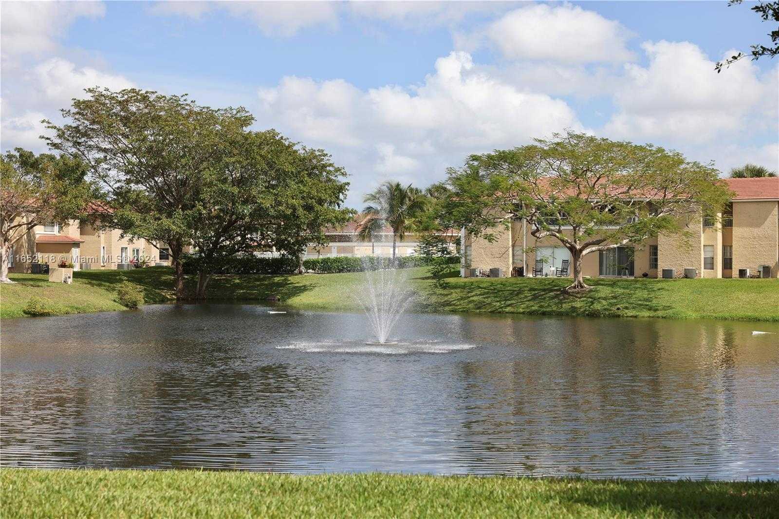 Small Image of 10127 TWIN LAKES DR #24-J, Coral Springs Number 13
