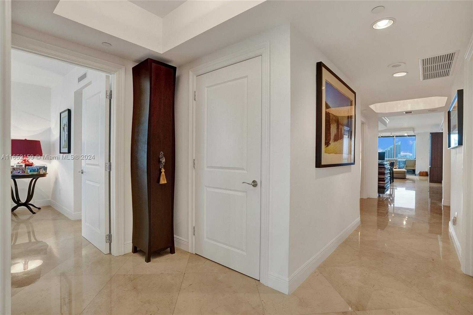 Small Image of 6000 ISLAND BLVD #1707, Aventura Number 32