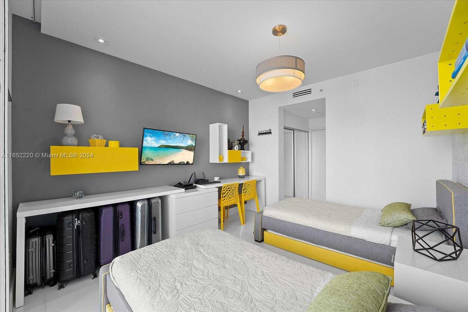 Small Image of 16500 COLLINS AVE #2451, Sunny Isles Beach Number 19