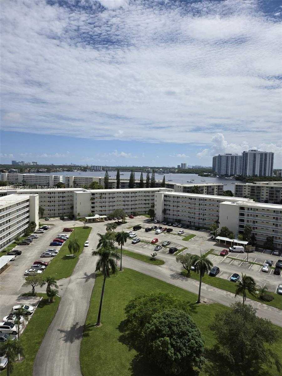 Small Image of 18031 BISCAYNE BLVD #1204, Aventura Number 2